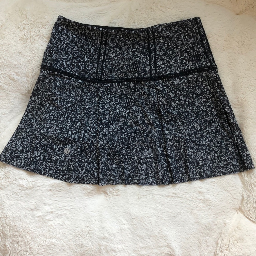Lululemon Skort ~ Size 4 Tall
